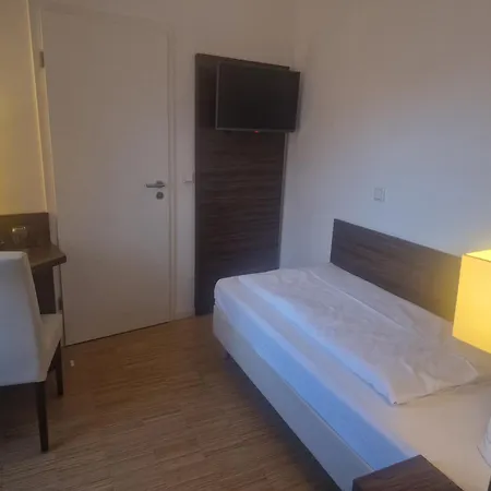 Halber Mond Hotel 3*
