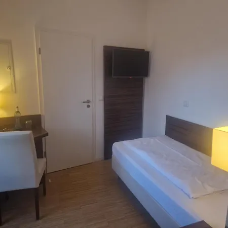 Halber Mond Hotel Heppenheim (Bergstrasse)