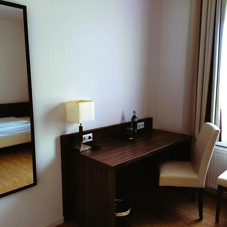 Halber Mond Hotel Heppenheim (Bergstrasse)